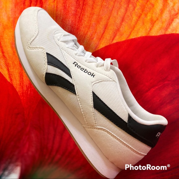 REEBOK White/black women’s walking shoe, Size 8 - Picture 2 of 11